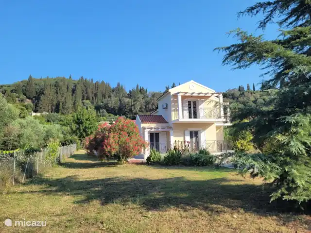 Voorkant villa